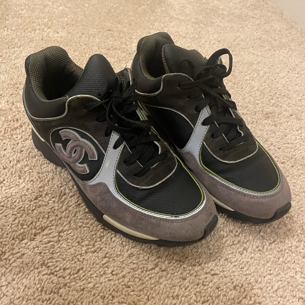 Women’s chanel sneaker